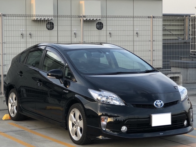 金融車平成26年トヨタプリウス