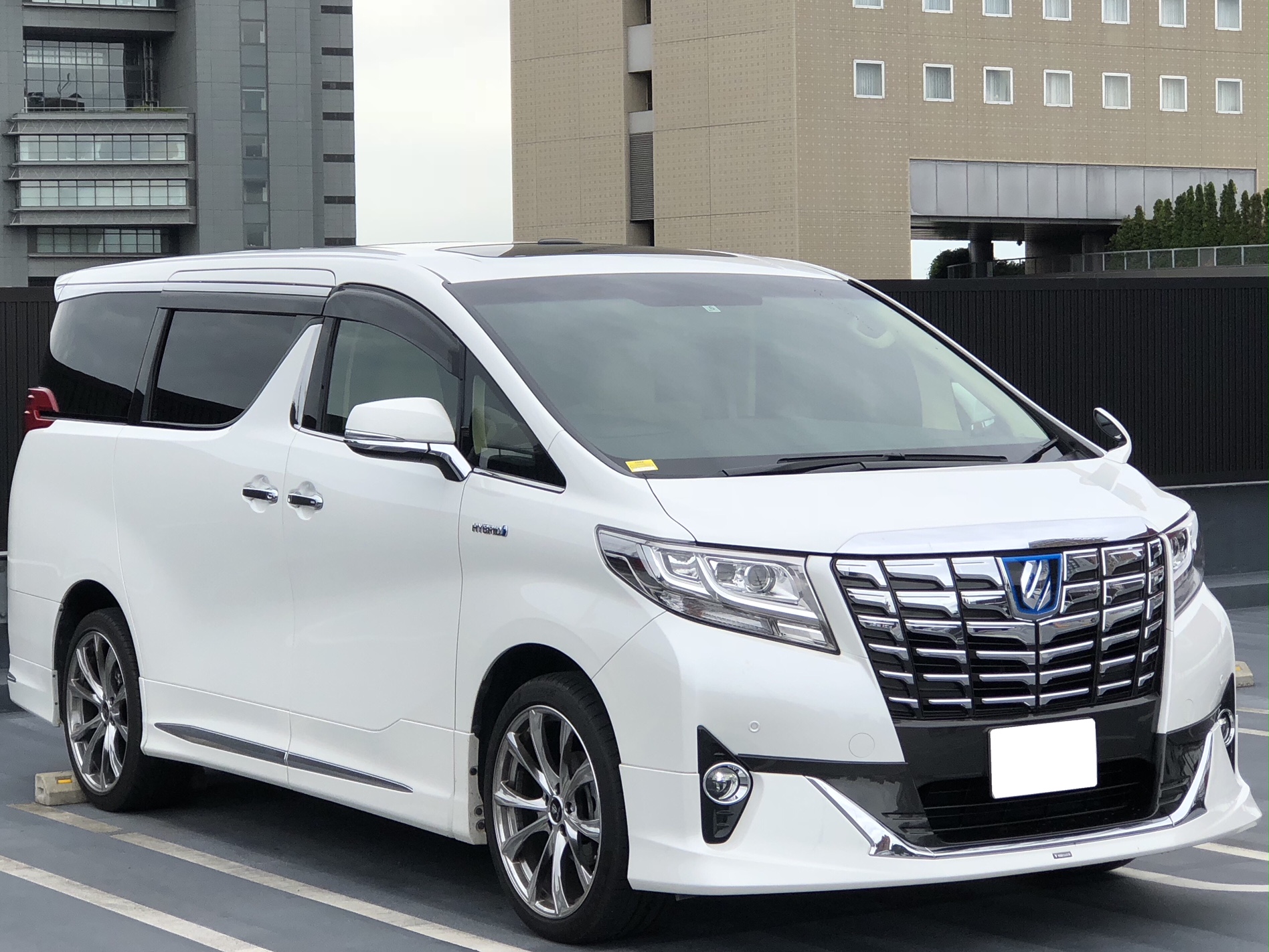 金融車平成28年トヨタアルファードHV