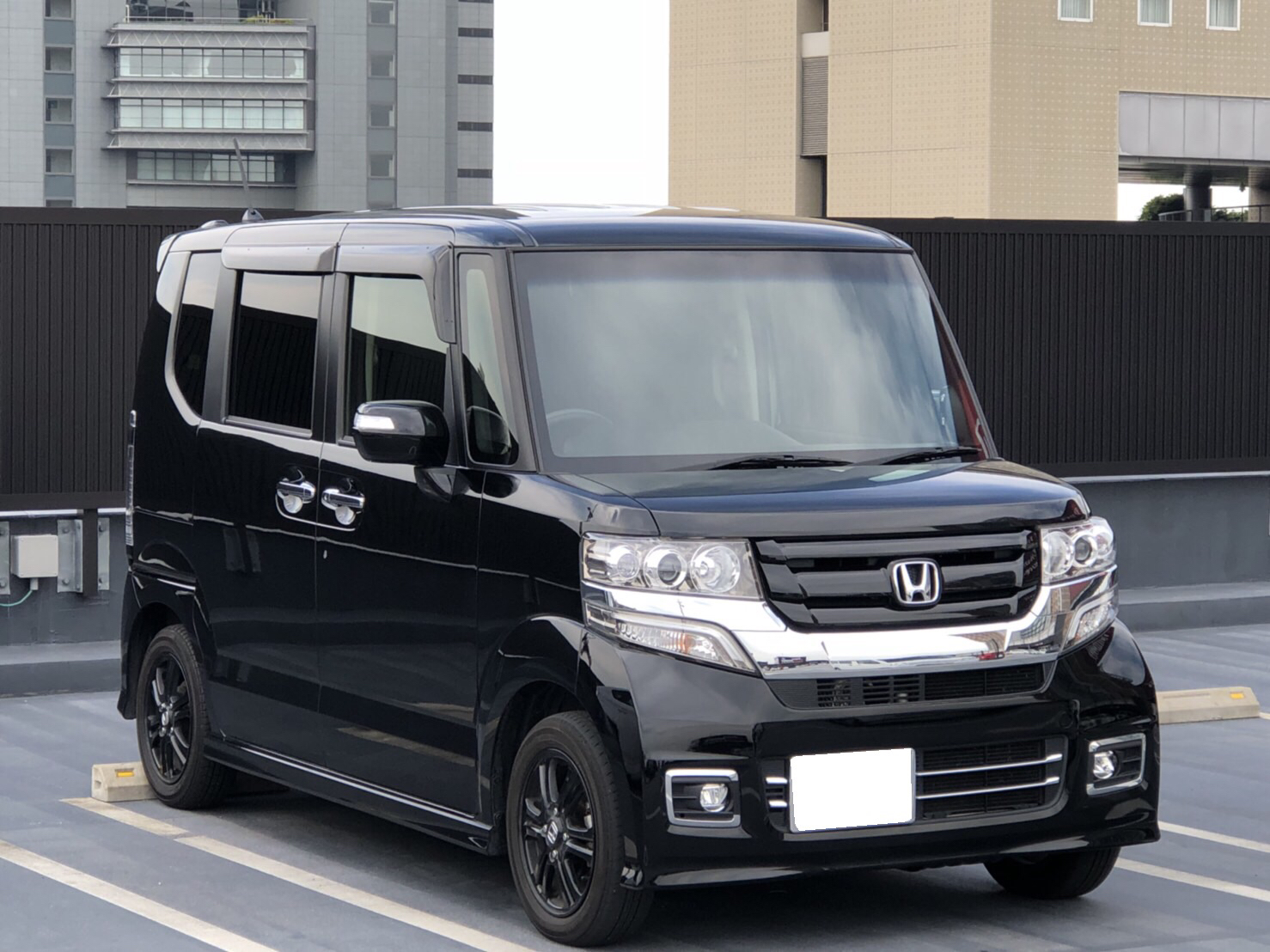 金融車平成28年ホンダN-BOX_SSカスタム